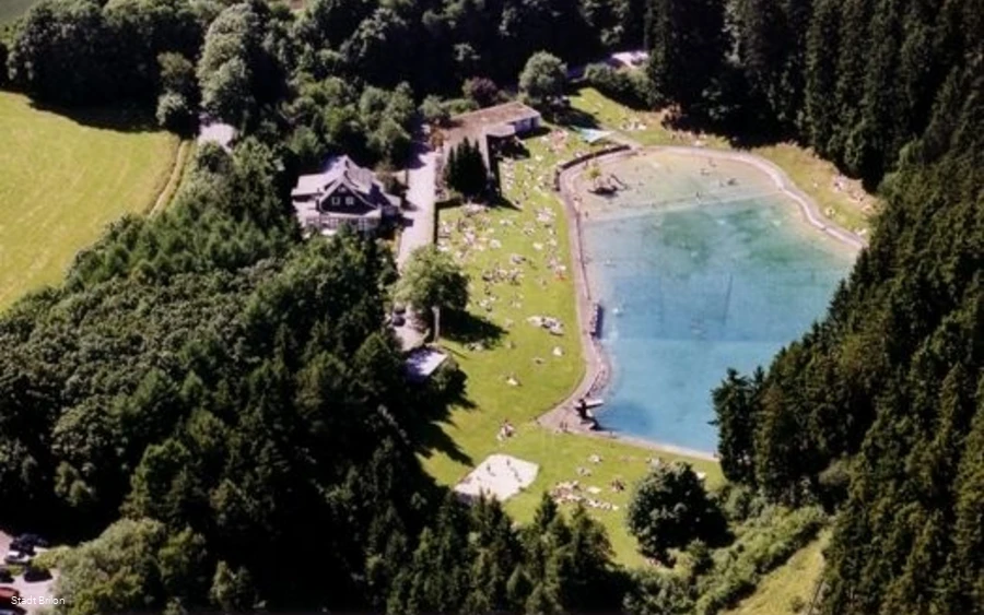 Waldfreibad Gudenhagen von oben Waldfreibad Gudenhagen von oben