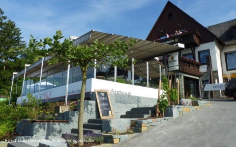 Restaurant Forsthaus am Möhnesee außen.jpg