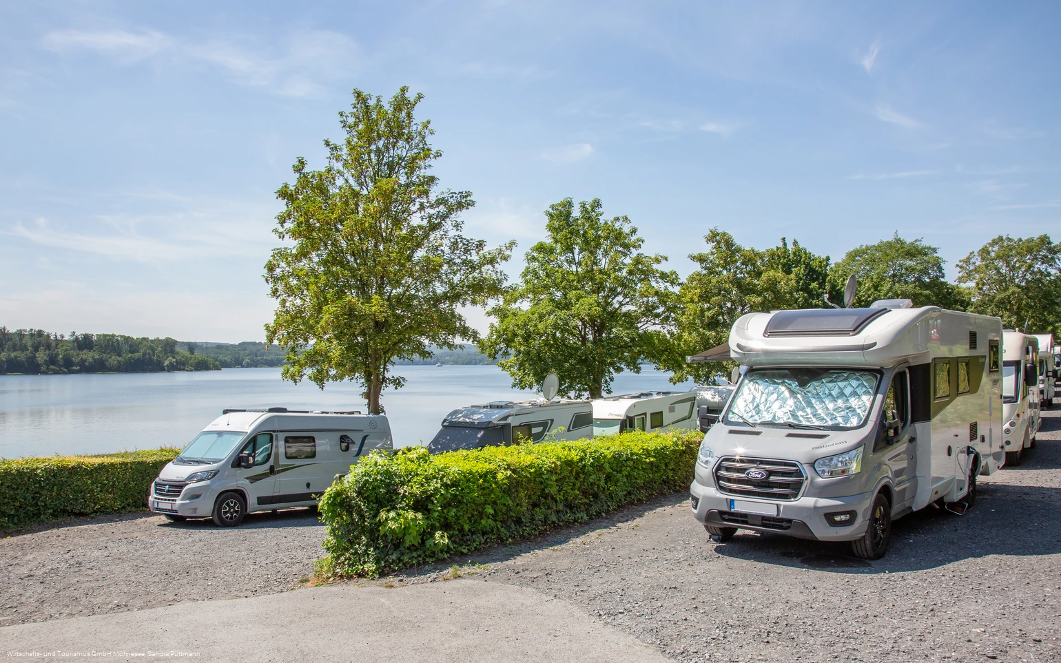 Wohnmobilstellplatz Delecke Nord Sommer 01